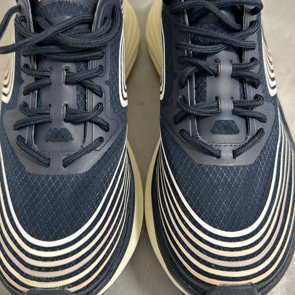 APL Streamline sneakers in women’s size 6, navy color in great condition. - Picture 7 of 9